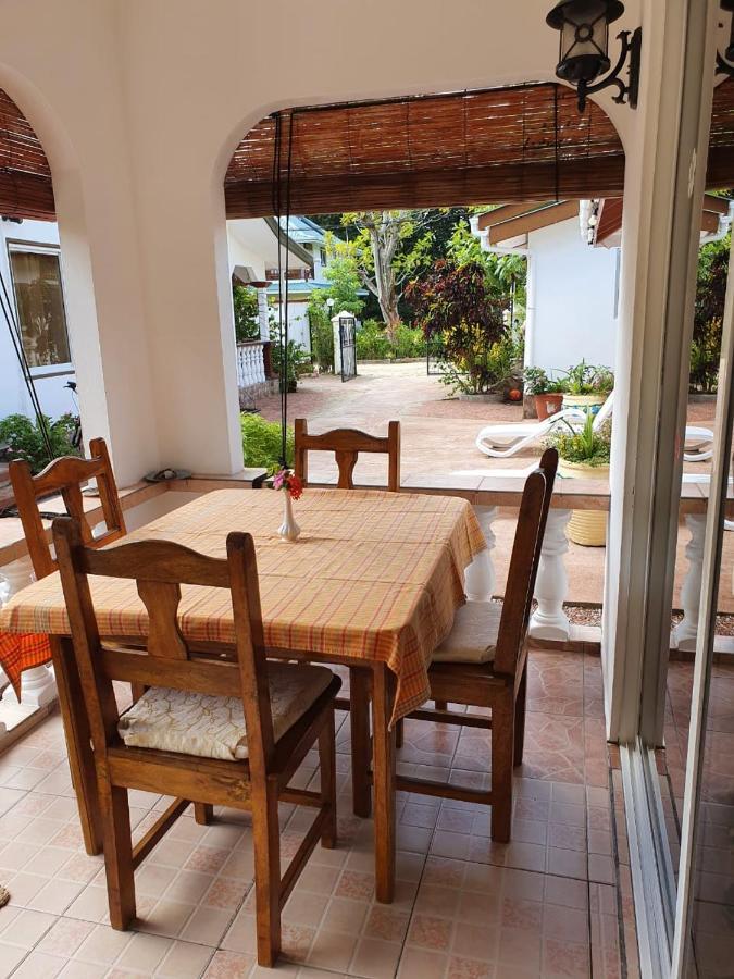 Pension Hibiscus Ла-Диг Экстерьер фото