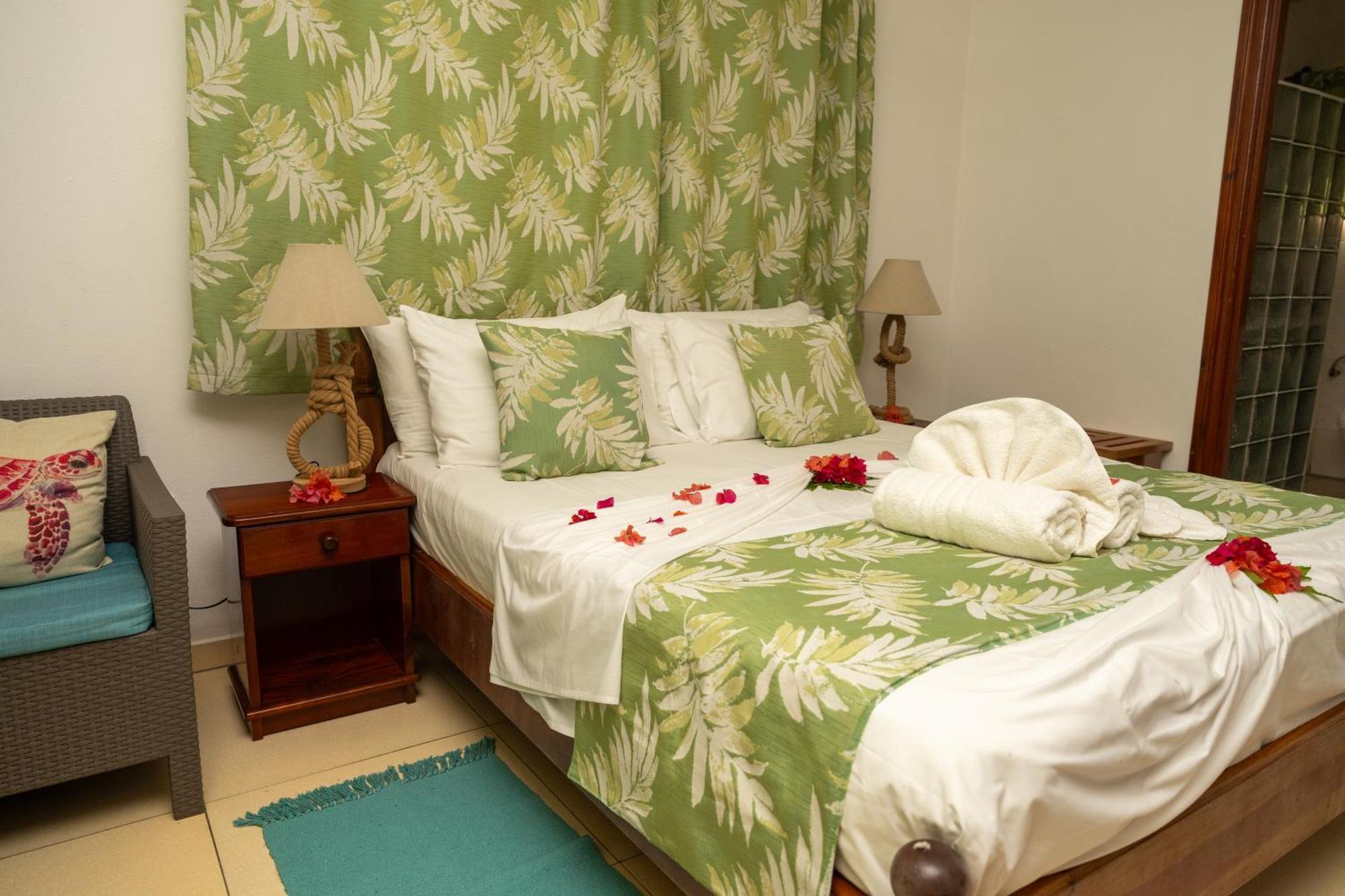 Pension Hibiscus Ла-Диг Экстерьер фото